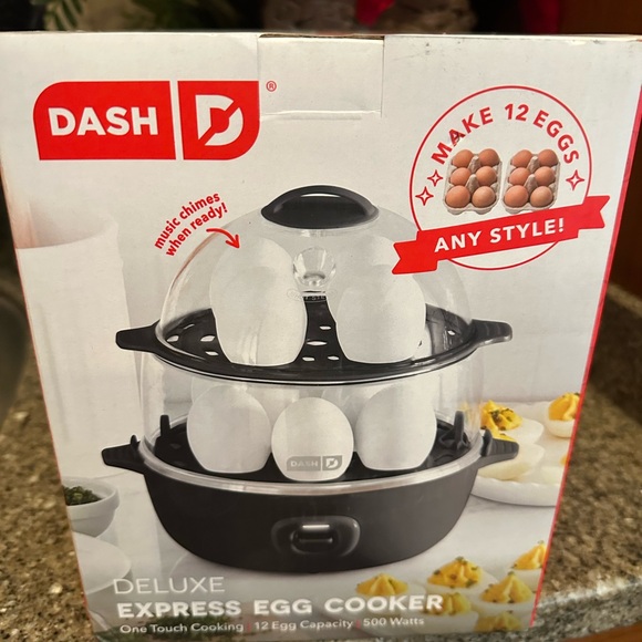 DASH Deluxe Rapid Egg Cooker for Hard Boiled, Poached, Scrambled Eggs & Omelets - Picture 2 of 5